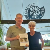 Jesucristo Riquelme y Beatriz Lorenzo Gómez de la Serna publican 'Dando vueltas al atajo'. Aforismos inéditos de Joaquín Machado en el exilio chileno Jesucristo Riquelme y Beatriz Lorenzo Gómez de la Serna publican 'Dando vueltas al atajo'. Aforismos inéditos de Joaquín Machado en el exilio chileno