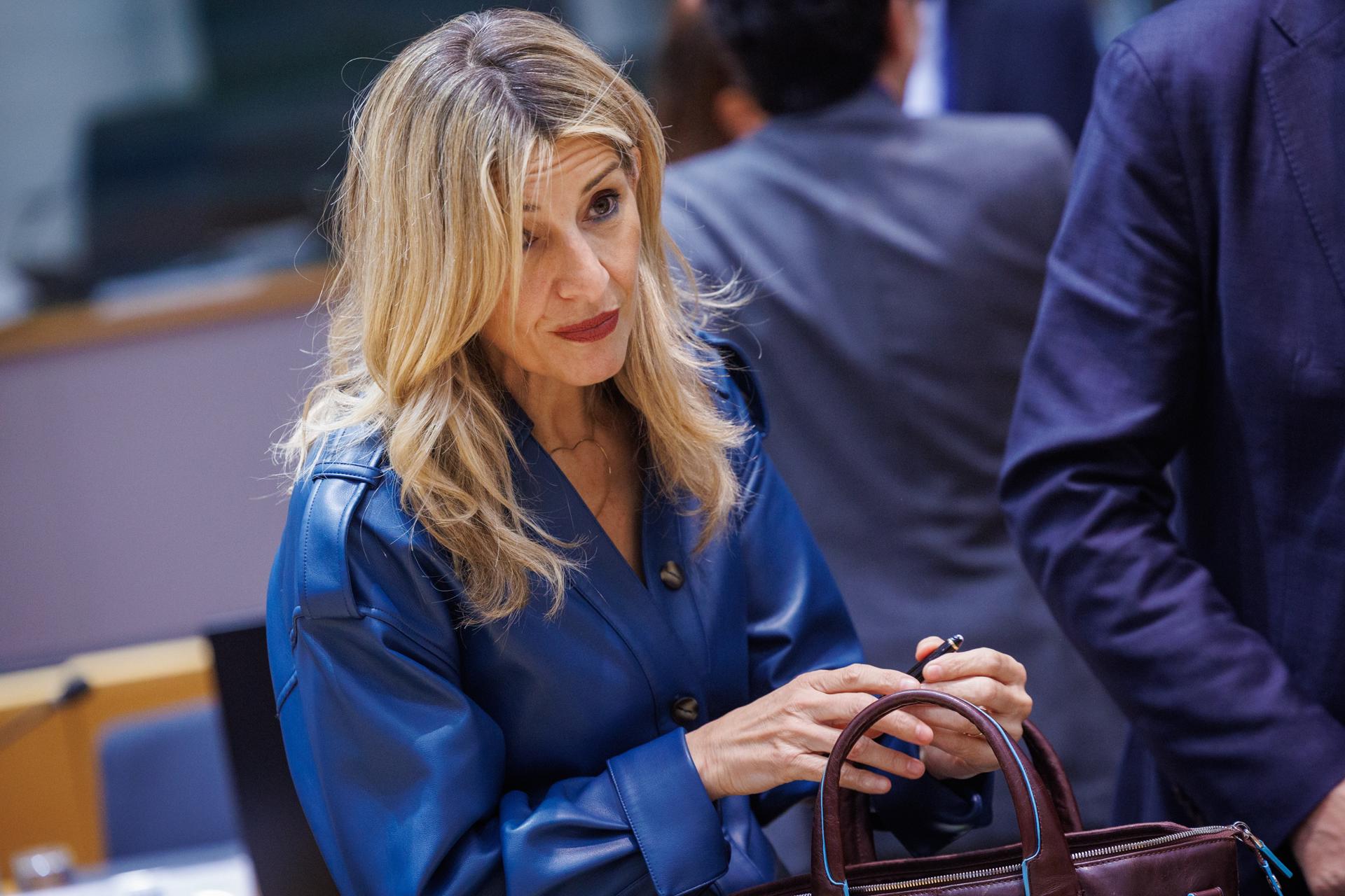 Yolanda Díaz responde enfadada al ser preguntada por el aumento del gasto en defensa: "No se arregla nada subiendo el presupuesto" Yolanda Díaz responde enfadada al ser preguntada por el aumento del gasto en defensa: "No se arregla nada subiendo el presupuesto"