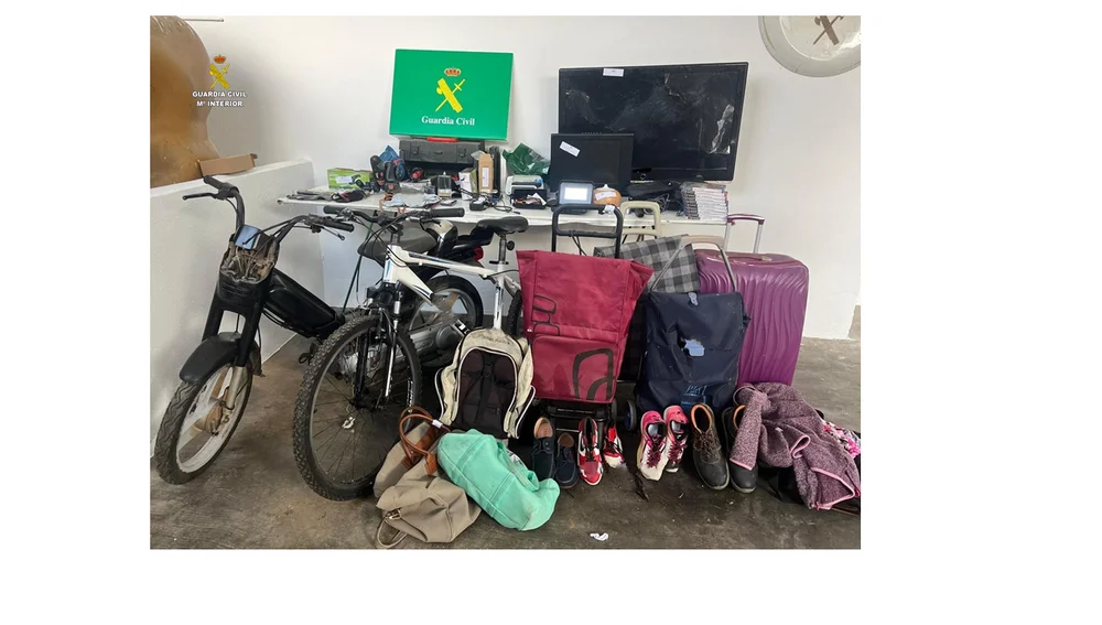 Artículos robados y después recuperados por la Guardia Civil Artículos robados y después recuperados por la Guardia Civil