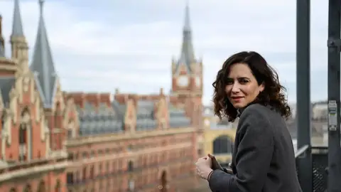 Ayuso viaja a Londres para seguir atrayendo inversiones a Madrid Ayuso viaja a Londres para seguir atrayendo inversiones a Madrid