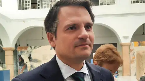 La Junta recalca que no pone "cordones sanitarios" a las leyes y Vox limita su apoyo al acuerdo de medidas fiscales La Junta recalca que no pone "cordones sanitarios" a las leyes y Vox limita su apoyo al acuerdo de medidas fiscales