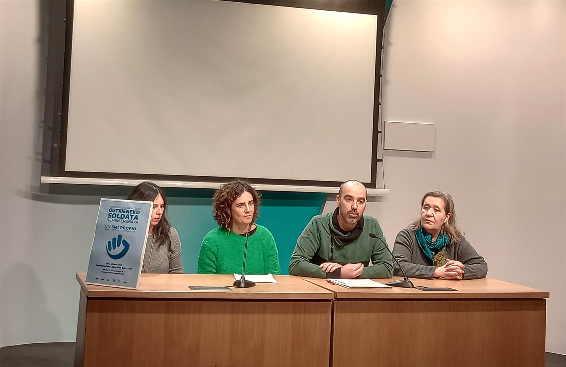 Sindicatos vascos proponen negociar un SMI propio de 1.500 euros mensuales Sindicatos vascos proponen negociar un SMI propio de 1.500 euros mensuales