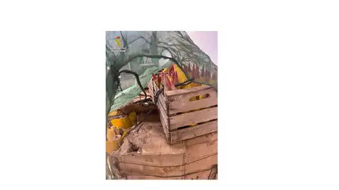 Cohetes antigranizo intervenidos por la Guardia Civil Cohetes antigranizo intervenidos por la Guardia Civil