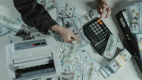 El BBVA mejora al 2´8% el PIB, pero advierte de un repunte de los riesgos por los aranceles El BBVA mejora al 2´8% el PIB, pero advierte de un repunte de los riesgos por los aranceles