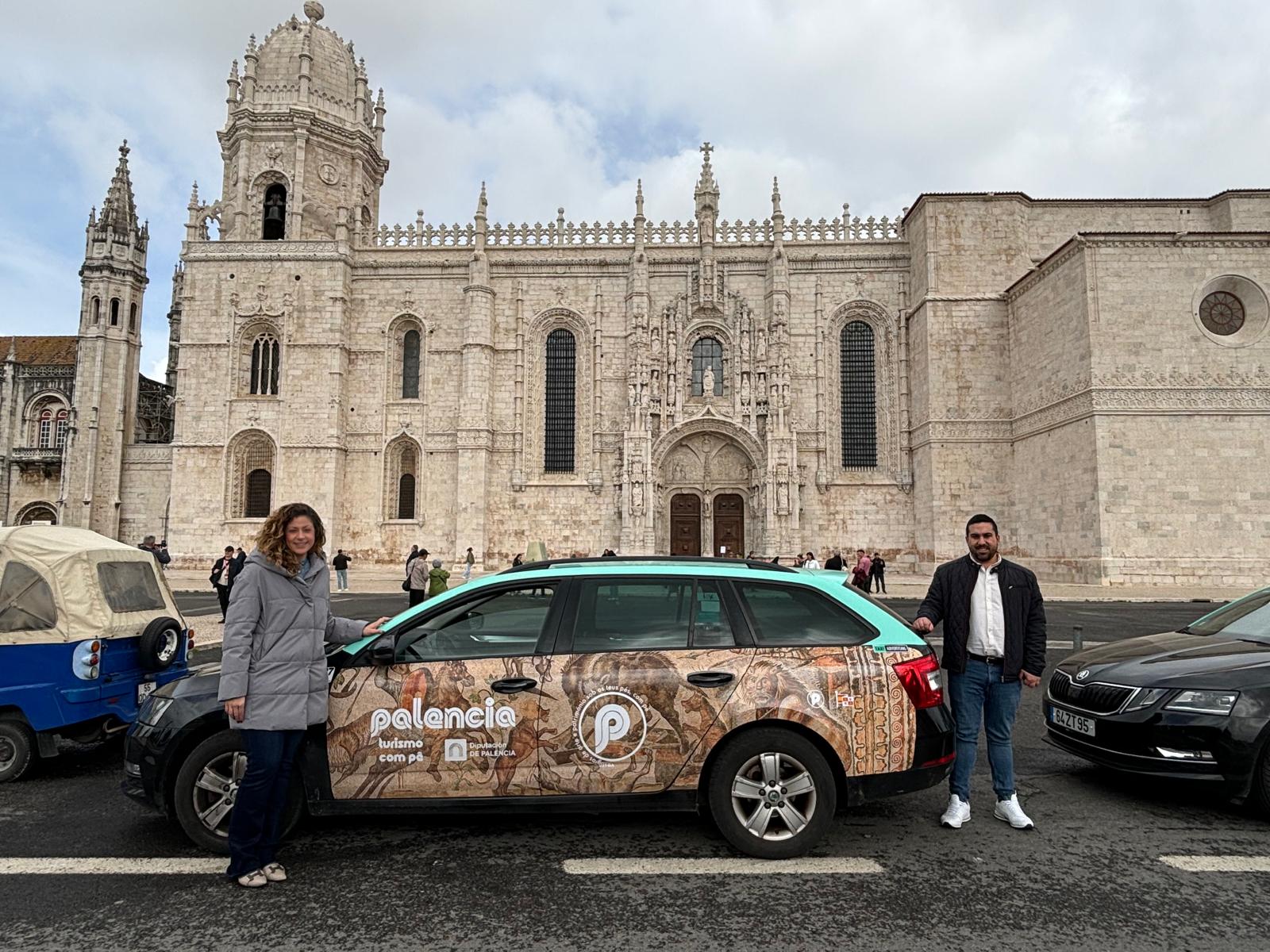 Un total de doce taxis vinilados recorrerán Lisboa para promocionar Palencia con el Oecus de La Olmeda Un total de doce taxis vinilados recorrerán Lisboa para promocionar Palencia con el Oecus de La Olmeda