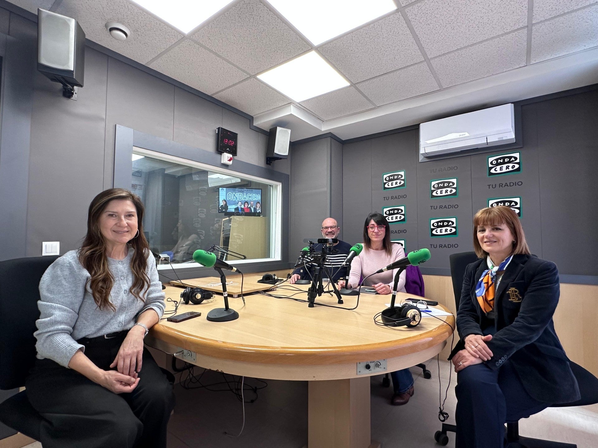 ¿Tiene sentido la polémica suscitada por la decisión de renovar la gestión privada del área de salud del Vinalopó? ¿Tiene sentido la polémica suscitada por la decisión de renovar la gestión privada del área de salud del Vinalopó?