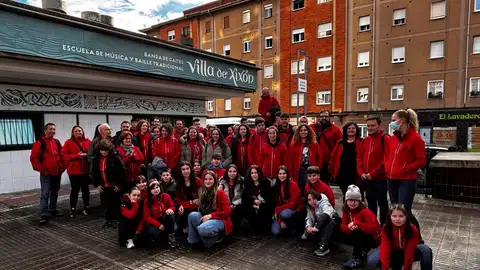 La Banda de Gaitas Villa de Xixón inicia viaje internacional La Banda de Gaitas Villa de Xixón inicia viaje internacional