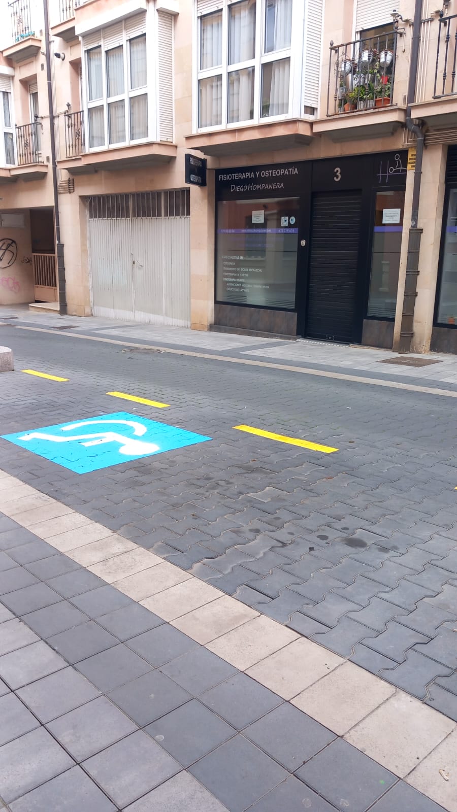 Los vecinos de San Pablo y Santa Marina "están hartos" de la eliminación de plazas de aparcamiento Los vecinos de San Pablo y Santa Marina "están hartos" de la eliminación de plazas de aparcamiento