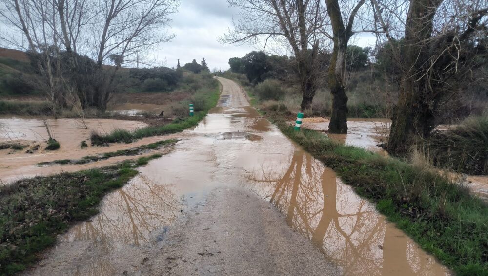 Imagen inundaciones en la carretera de Bazán