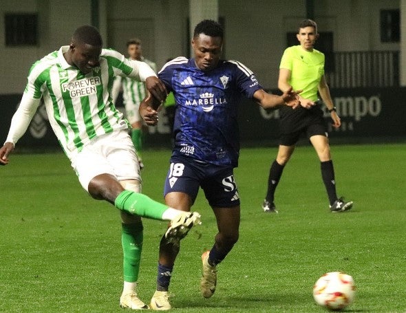 El Marbella cae contra el Betis y la zona baja cada vez está más apretada El Marbella cae contra el Betis y la zona baja cada vez está más apretada