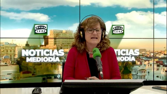 Elena Gijón: "No se puede hacer política sin presupuestos, que es como pretende gobernar el PSOE" Elena Gijón: "No se puede hacer política sin presupuestos, que es como pretende gobernar el PSOE"