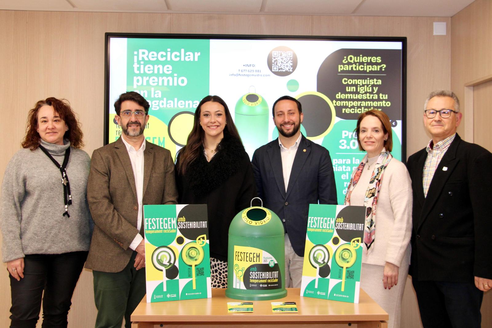 Ecovidrio reta a las gaiatas y collas a reciclar vidrio durante las fiestas de la Magdalena para premiarlas con 3.000 euros Ecovidrio reta a las gaiatas y collas a reciclar vidrio durante las fiestas de la Magdalena para premiarlas con 3.000 euros