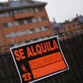 Cartel de una vivienda que se alquila
