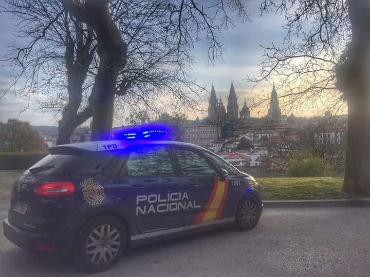 La Policía Nacional en colaboración con la Policía Local de Santiago detiene al autor de 8 robos en establecimientos compostelanos La Policía Nacional en colaboración con la Policía Local de Santiago detiene al autor de 8 robos en establecimientos compostelanos