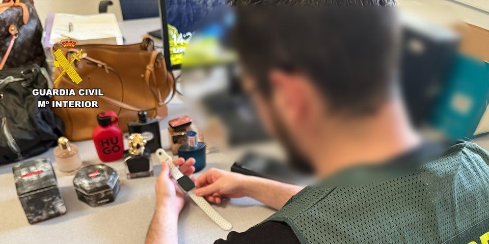 La Guardia Civil detiene a un hombre en Xàbia por robar en 33 viviendas de la población La Guardia Civil detiene a un hombre en Xàbia por robar en 33 viviendas de la población