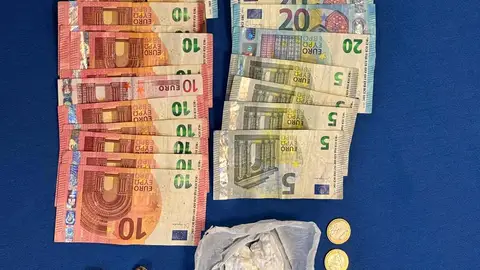 Dinero y droga incautada Dinero y droga incautada