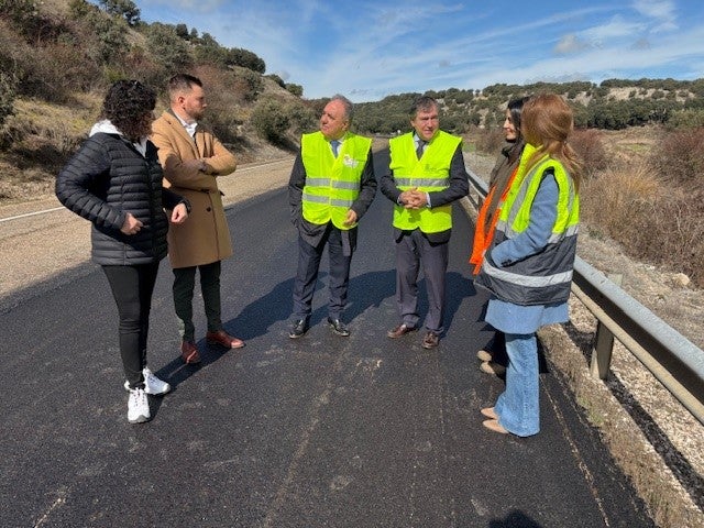 La Junta renueva el firme de la carretera CL-619 en el tramo de Cevico Navero hasta el límite con Burgos La Junta renueva el firme de la carretera CL-619 en el tramo de Cevico Navero hasta el límite con Burgos