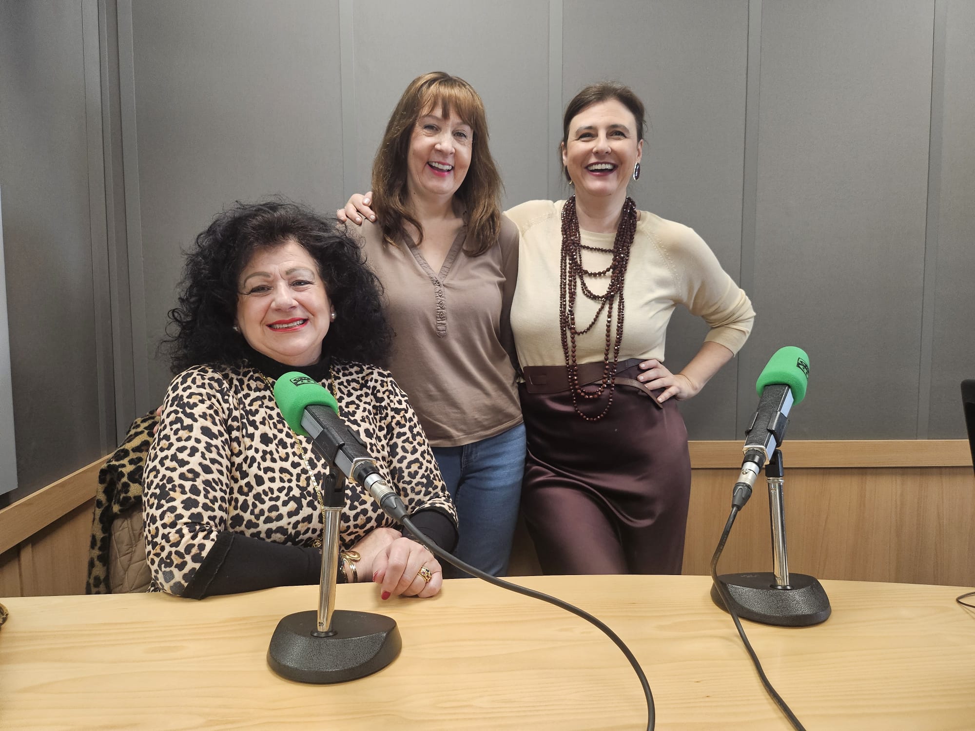 Tertulia con la Asociación Mujeres de Empresa Tertulia con la Asociación Mujeres de Empresa
