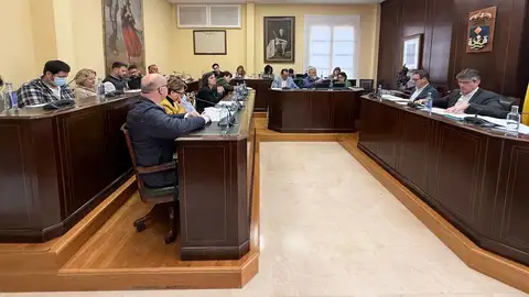 Marcos Zaragoza saca adelante los 13.4 millones de euros en modificaciones presupuestarias de La Vila pero bloquea cualquier estudio para rebajar el IBI Marcos Zaragoza saca adelante los 13.4 millones de euros en modificaciones presupuestarias de La Vila pero bloquea cualquier estudio para rebajar el IBI