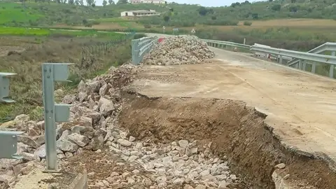 Cinco carreteras de la Diputación de Badajoz continúan cortadas por los efectos de la borrasca Laurence Cinco carreteras de la Diputación de Badajoz continúan cortadas por los efectos de la borrasca Laurence