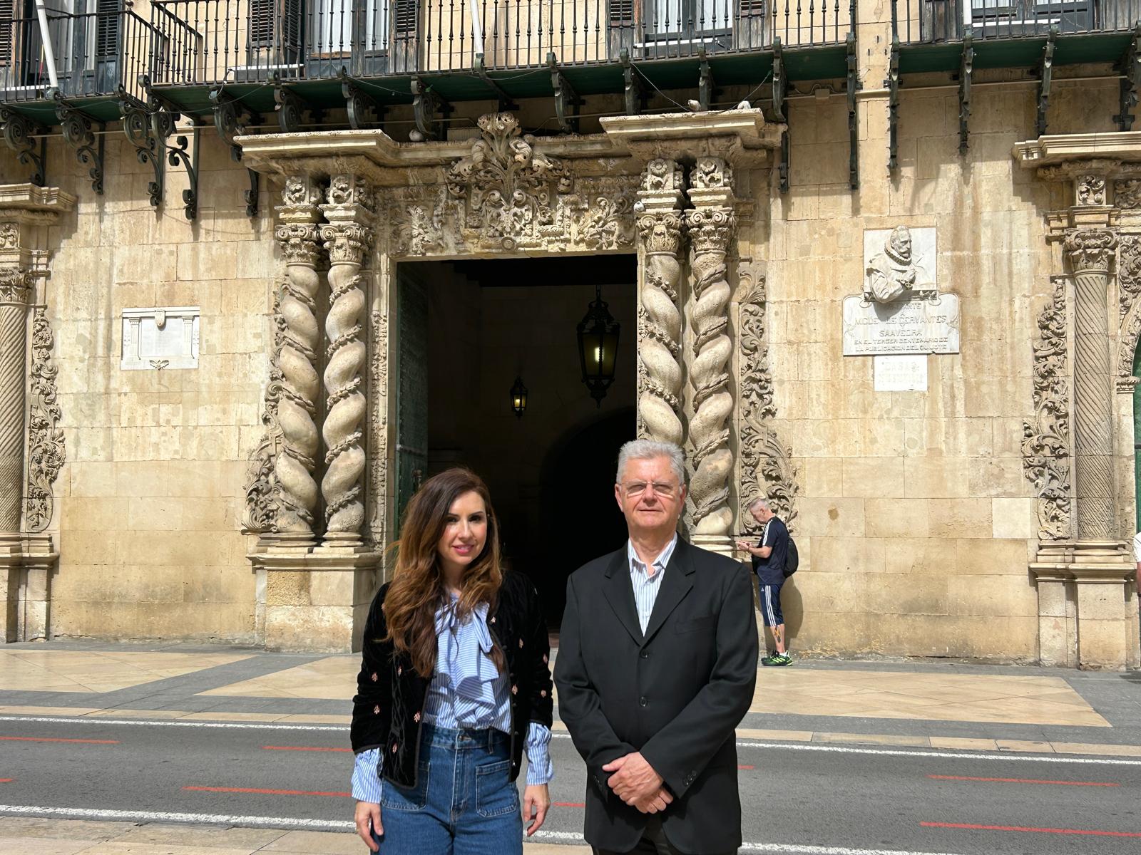 Alicante designa a Ana Poquet y Julio Calero concejales síndicos en la Romería a la Santa Faz 2025 Alicante designa a Ana Poquet y Julio Calero concejales síndicos en la Romería a la Santa Faz 2025