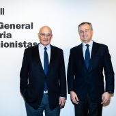 Josep Oliu, president del Banc Sabadell, i César González-Bueno, conseller delegat, en la trobada tradicional amb els mitjans previ a la Junta d'Accionistes