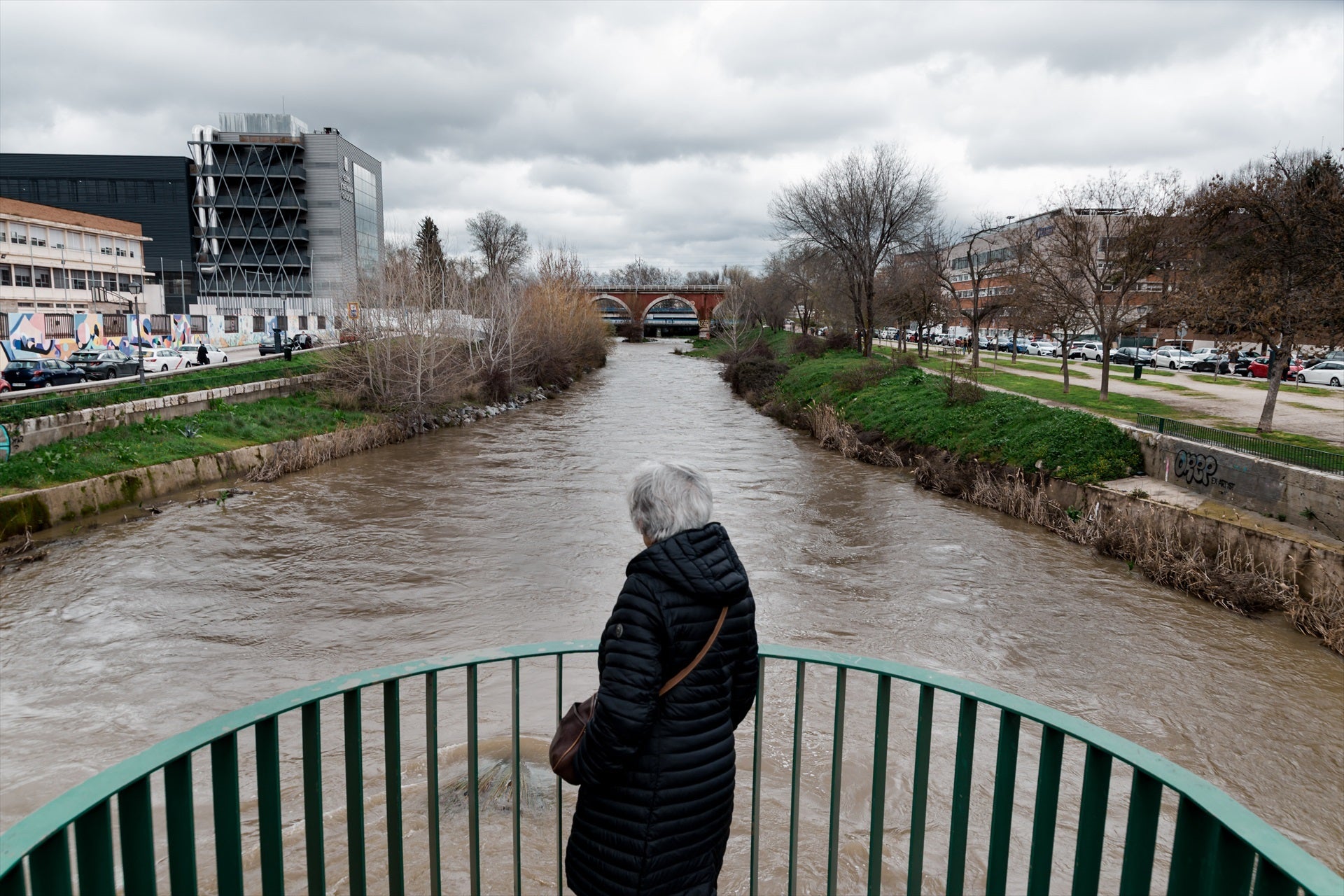 Máxima preocupación en Madrid ante el riesgo de desbordamiento del río Manzanares Máxima preocupación en Madrid ante el riesgo de desbordamiento del río Manzanares