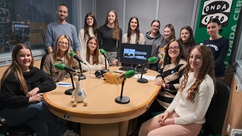 Alumnas y profesorado del CEIPSO Federico Garc&iacute;a Lorca de Camarma de Esteruelas