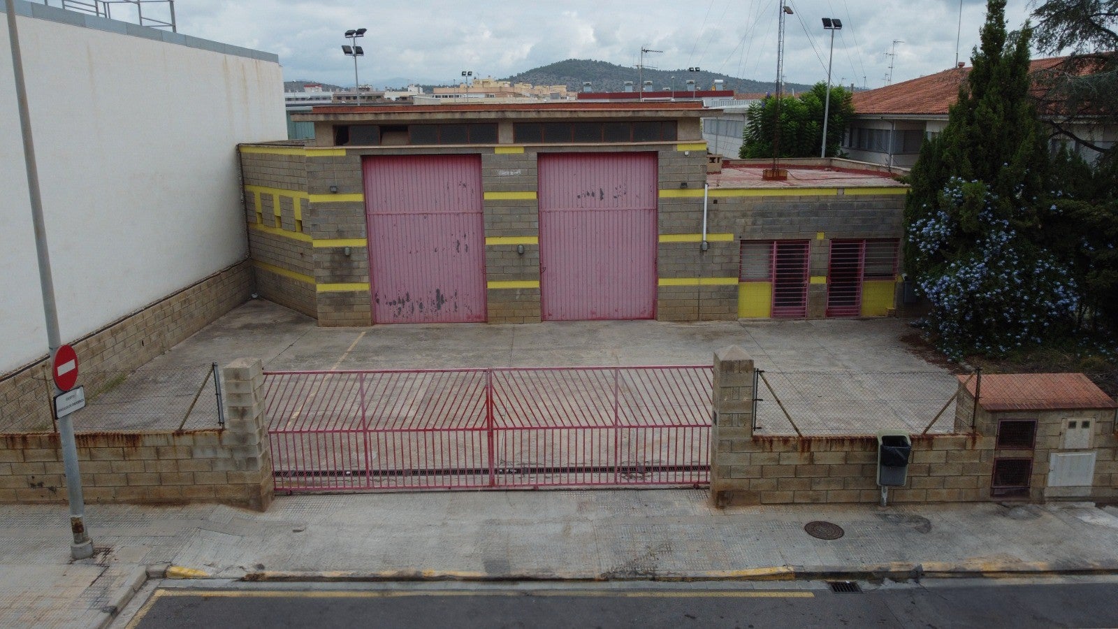 El antiguo parque de bomberos de Onda se transformará en un centro de atención municipal y biblioteca El antiguo parque de bomberos de Onda se transformará en un centro de atención municipal y biblioteca
