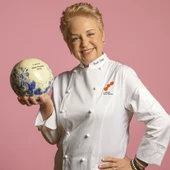 Susi Díaz consigue su tercer Sol Repsol para el restaurante La Finca con sabor a la Vega Baja Susi Díaz consigue su tercer Sol Repsol para el restaurante La Finca con sabor a la Vega Baja