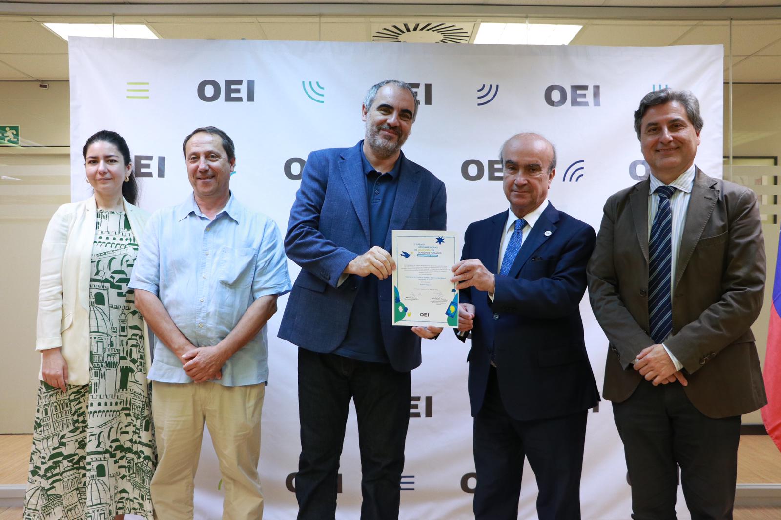 El profesor de la UMH de Elche José Luis González, miembro de la Red Iberoamericana de Educación en Derechos Humanos El profesor de la UMH de Elche José Luis González, miembro de la Red Iberoamericana de Educación en Derechos Humanos