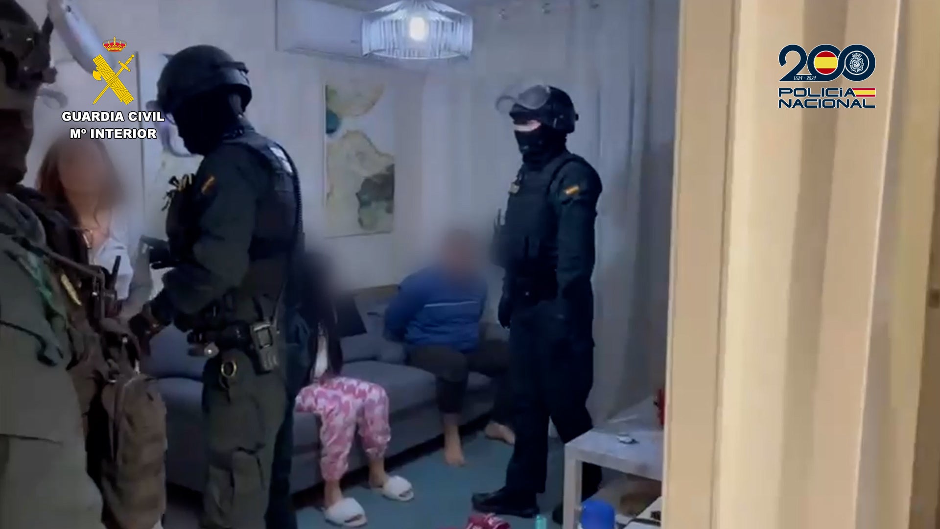 Pasan a disposición judicial en Elche los integrantes de un grupo al que se imputa más de 40 robos con fuerza Pasan a disposición judicial en Elche los integrantes de un grupo al que se imputa más de 40 robos con fuerza
