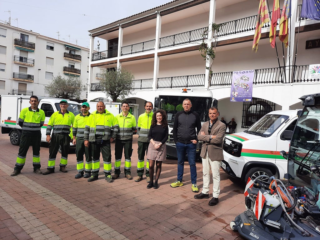 Altea presenta la nueva maquinaria de limpieza viaria, con una inversión total que supera el millón de euros Altea presenta la nueva maquinaria de limpieza viaria, con una inversión total que supera el millón de euros