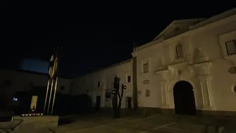 La Asamblea de Extremadura se suma un año más a la campaña 'La Hora del Planeta' La Asamblea de Extremadura se suma un año más a la campaña 'La Hora del Planeta'