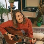 La cantautora segoviana Ireneblina publica ‘Casita’ como adelanto de su próximo EP