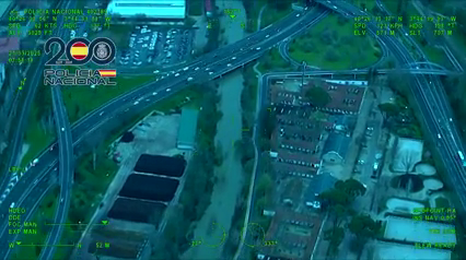 El espectacular vídeo de la Policía Nacional con las vistas aéreas del río Manzanares al límite del desbordamiento El espectacular vídeo de la Policía Nacional con las vistas aéreas del río Manzanares al límite del desbordamiento