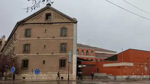 La Universidad de Alcalá suspende toda su actividad académica ante la alerta por lluvias intensas Facultad de Derecho de la Universidad de Alcalá