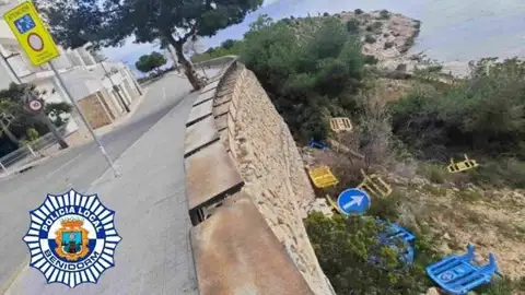 Hasta 3.400 euros de multa, para el hombre de sesenta años que retiraba vallas protectoras en los accesos a Serra Gelada (Benidorm) Hasta 3.400 euros de multa, para el hombre de sesenta años que retiraba vallas protectoras en los accesos a Serra Gelada (Benidorm)