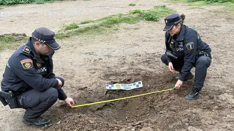 Imagen del socavón dejado por la explosión artefacto