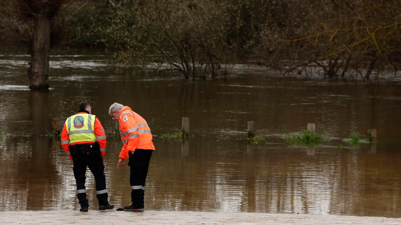 Fuertes lluvias en Madrid: Alerta y cortes de carreteras por la borrasca Martinho Fuertes lluvias en Madrid: Alerta y cortes de carreteras por la borrasca Martinho