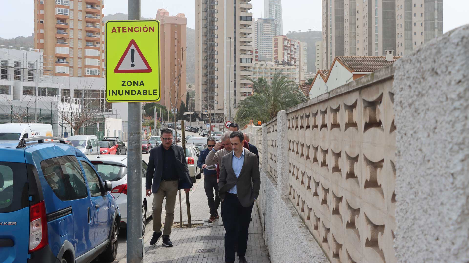 Benidorm señaliza los 21 puntos críticos identificados en el Plan de Actuación Municipal ante el Riesgo de Inundaciones Benidorm señaliza los 21 puntos críticos identificados en el Plan de Actuación Municipal ante el Riesgo de Inundaciones