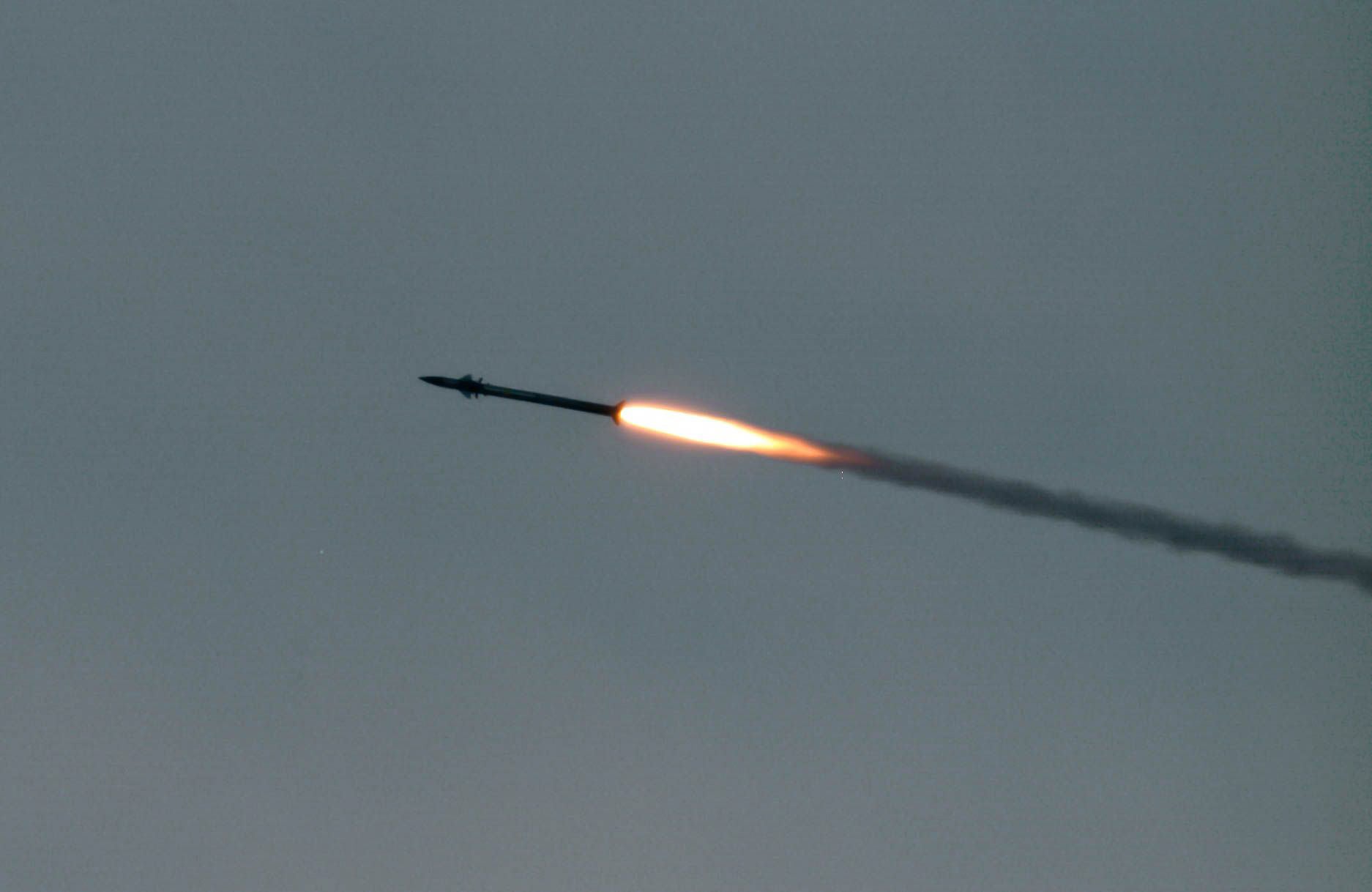 Israel intercepta misiles balísticos lanzados por Líbano Israel intercepta misiles balísticos lanzados por Líbano