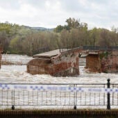 Imagen del derrumbe del Puente Romano de Talavera de la Reina