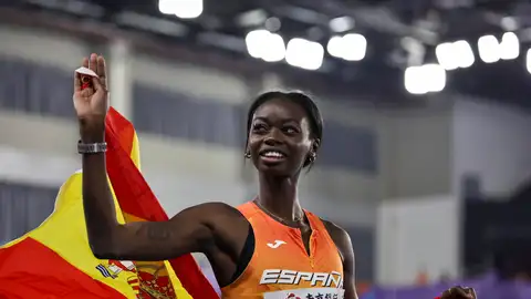 Fátima Diame logra el bronce en los Mundiales de Atletismo de China Fátima Diame logra el bronce en los Mundiales de Atletismo de China