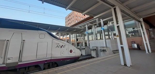 "Huesca no puede perder el servicio de AVE los fines de semana" "Huesca no puede perder el servicio de AVE los fines de semana"