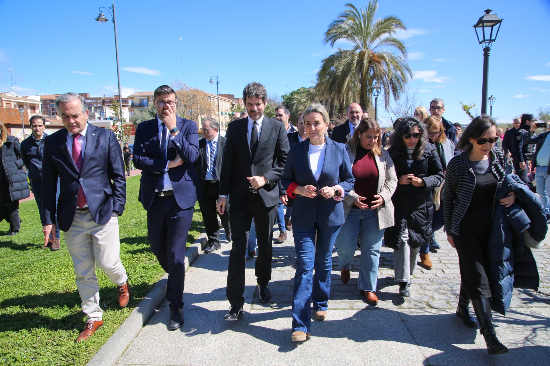 El Ministro de cultura anuncia ayudas para el 'Puente Romano' El Ministro de cultura anuncia ayudas para el 'Puente Romano'