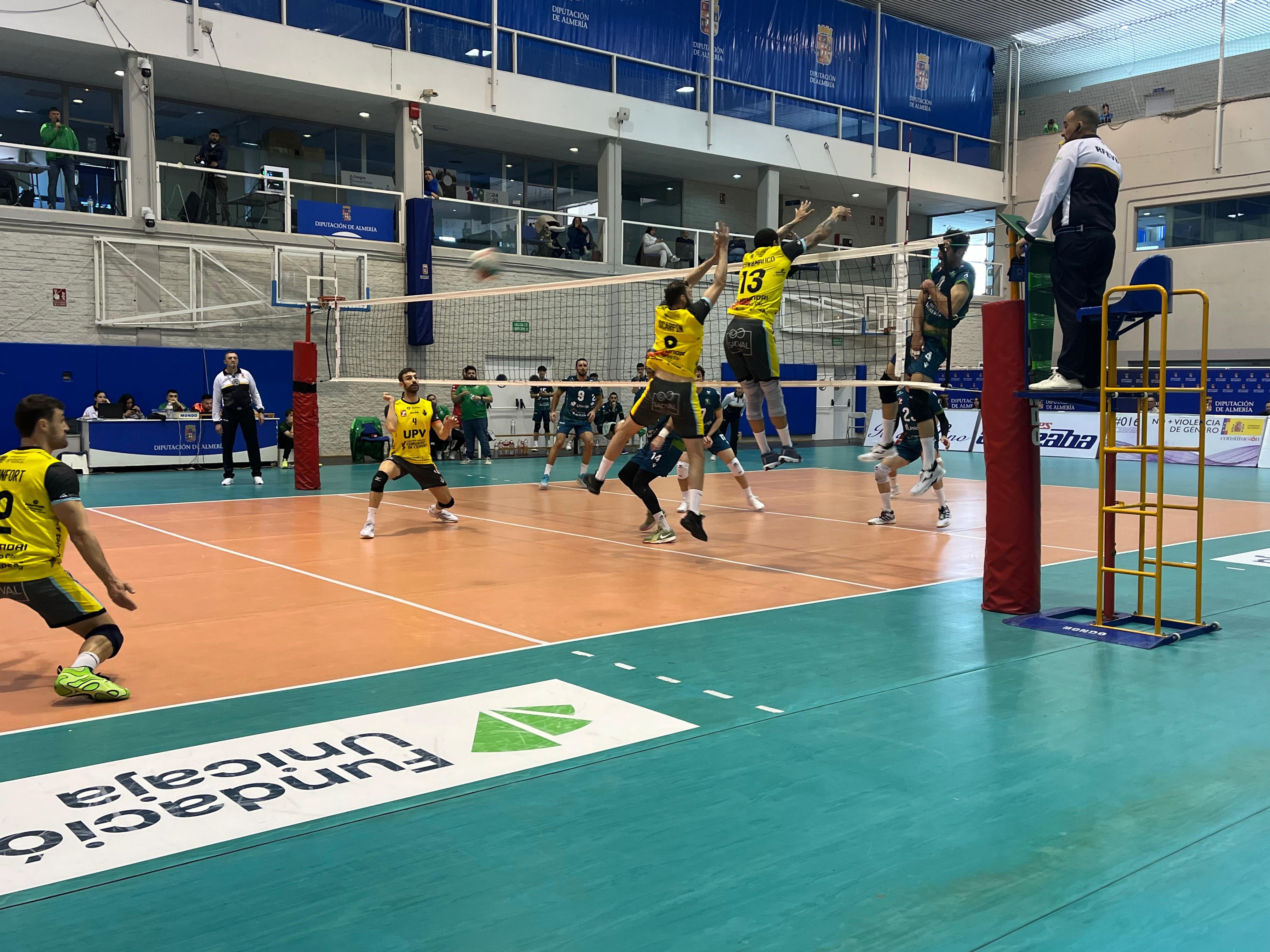 UPV Léleman Conqueridor gana un tie break de infarto al Unicaja Costa de Almería UPV Léleman Conqueridor gana un tie break de infarto al Unicaja Costa de Almería