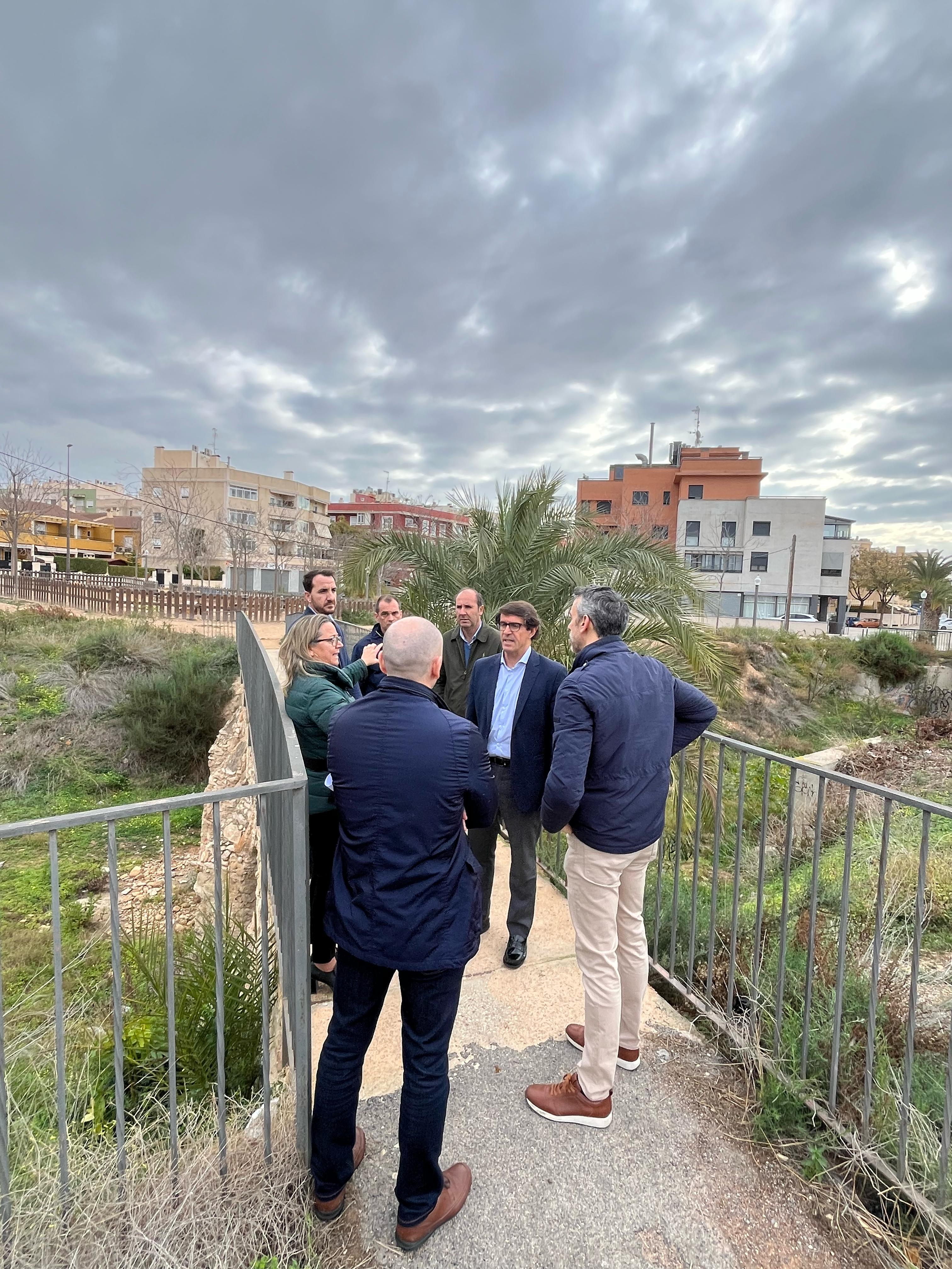 Elche valora más medidas para evitar las inundaciones en el entorno del barranco de San Antón Elche valora más medidas para evitar las inundaciones en el entorno del barranco de San Antón