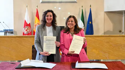 María del Mar Vázquez, alcaldesa de Almería, y María del Carmen Castillo, consejera de Educación María del Mar Vázquez, alcaldesa de Almería, y María del Carmen Castillo, consejera de Educación