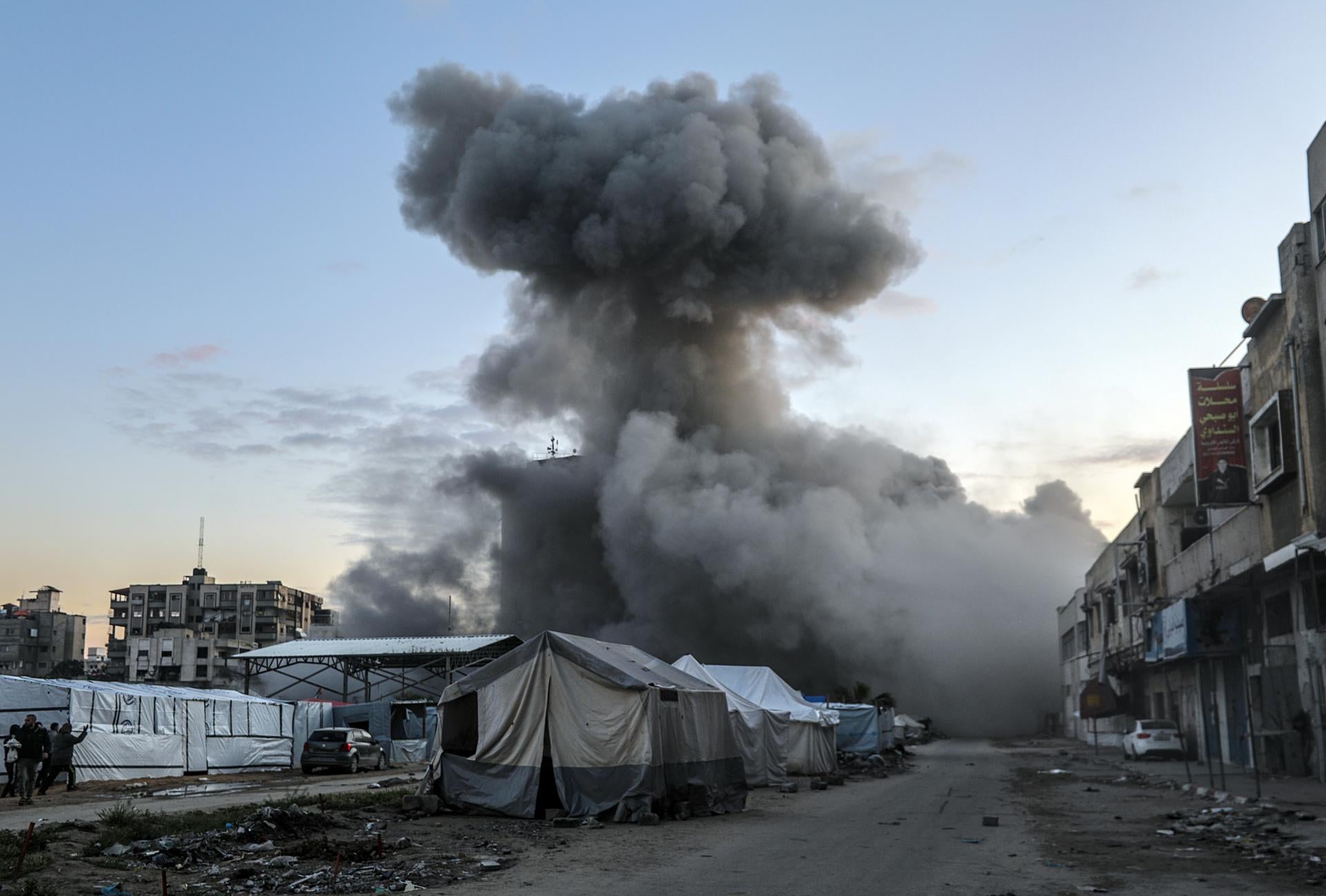 Ruptura del alto al fuego en Gaza: un nuevo ataque de Israel deja al menos 16 muertos Ruptura del alto al fuego en Gaza: un nuevo ataque de Israel deja al menos 16 muertos